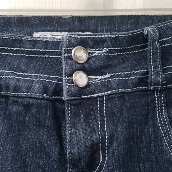 Jeans - Picture 2 of 3